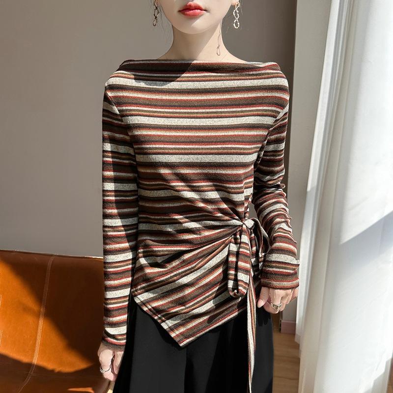 

Тонкий базовый топ для женщин на весну и осень - Дизайн с уникальным и утонченным видом, с асимметричным плечом и разноцветными полосками. M малиновый