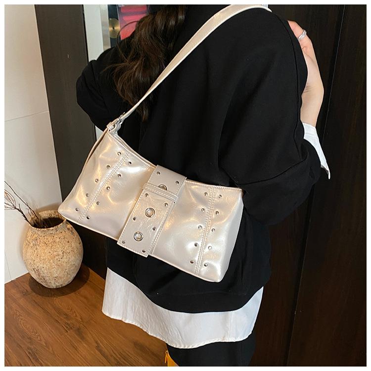 New Rivet Shoulder Bag Texture Niche Simple Personality Design Fashion Trend Small Square Bag