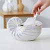 Keramik Taschentuchbox, mit Spiralmuschel-Oberflächendesign, Matt glasiert, Fleckenbeständig, Schlichter Stil, Handtuchspender, für Badezimmer, Wohnzimmer, Schreibtisch