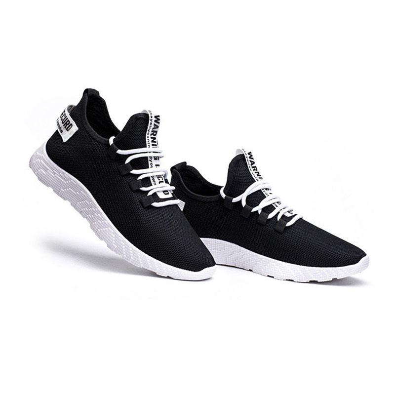 Summer Fashion Trend Mesh Fly-knit Men's Shoes Comfortable and Breathable Sneakers Men's Running Shoes