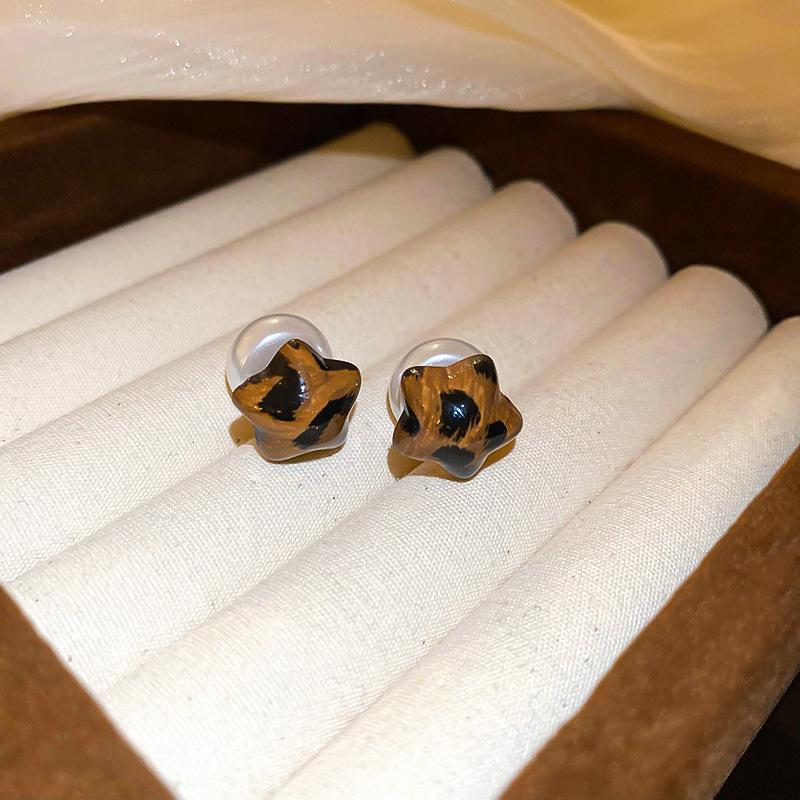 Retro Hong Kong Style Silver Needle Leopard Print Circle Earrings Light Luxury High-end Temperament Earrings Niche Earrings Women