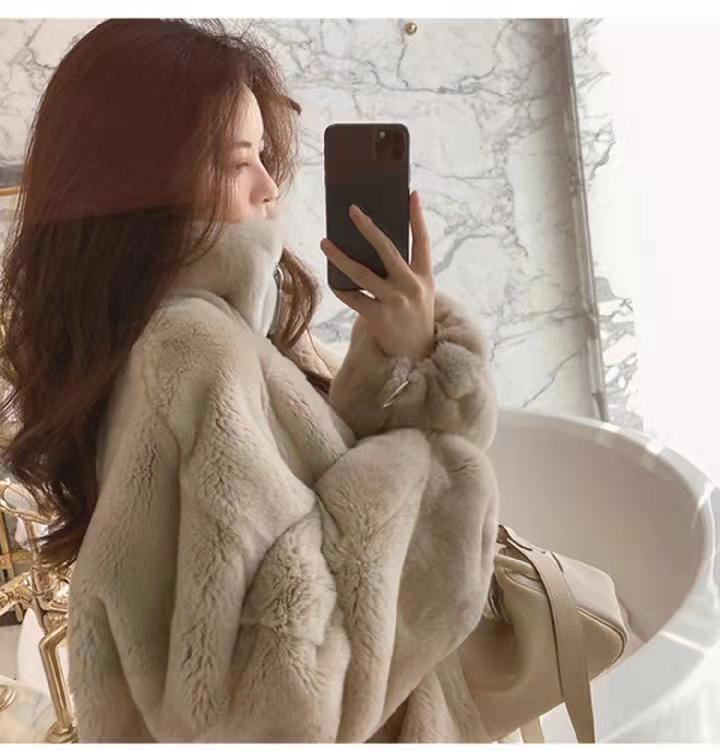 

Женская куртка из искусственного меха, осенне-зимняя, свободного кроя, из плюша, имитирующего мех кролика рекс, утолщенная, со стойкой, на молнии, плюшевая куртка-свитер S