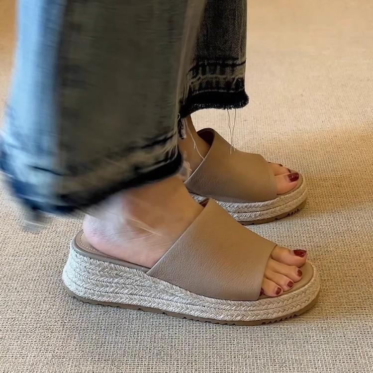 Soft Leather Version~ Straw Wedge Heel Sandals Women's 2025 Summer New Casual Outer Wear Open-toed Thick-soled One-word Slippers