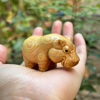 Solid Wood Carved Small Hippopotamus Tabletop Ornament,Wooden Animal Crafts, For Office Home Interior Decoration Holiday Gift