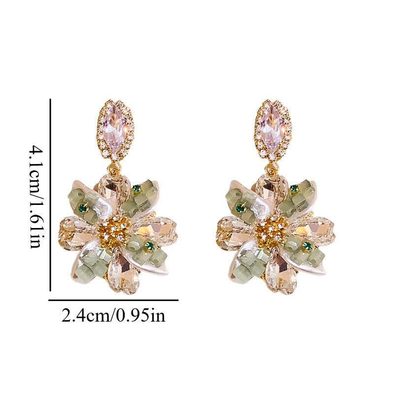 A Pair of Vintage Elegant Bling-Bling Exquisite Flower Earrings