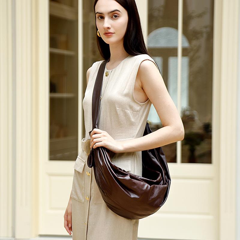 Croissant Genuine Leather Versatile Laid-back Casual and Lightweight Single-shoulder Crossbody Bag