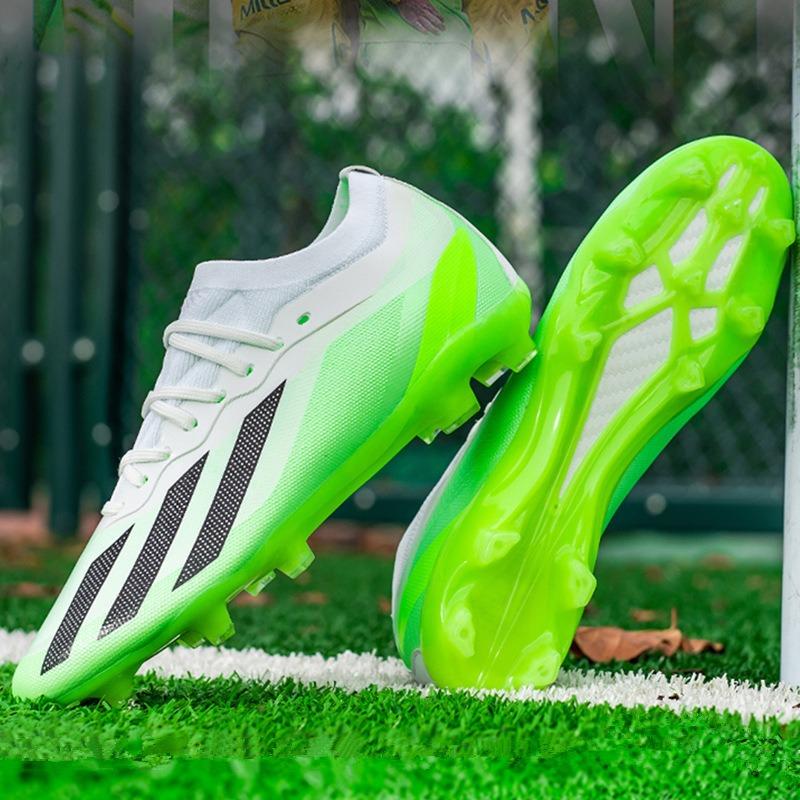 Seamless fly-woven football shoes men's and women's low-top long nails grass broken nails competition training shoes