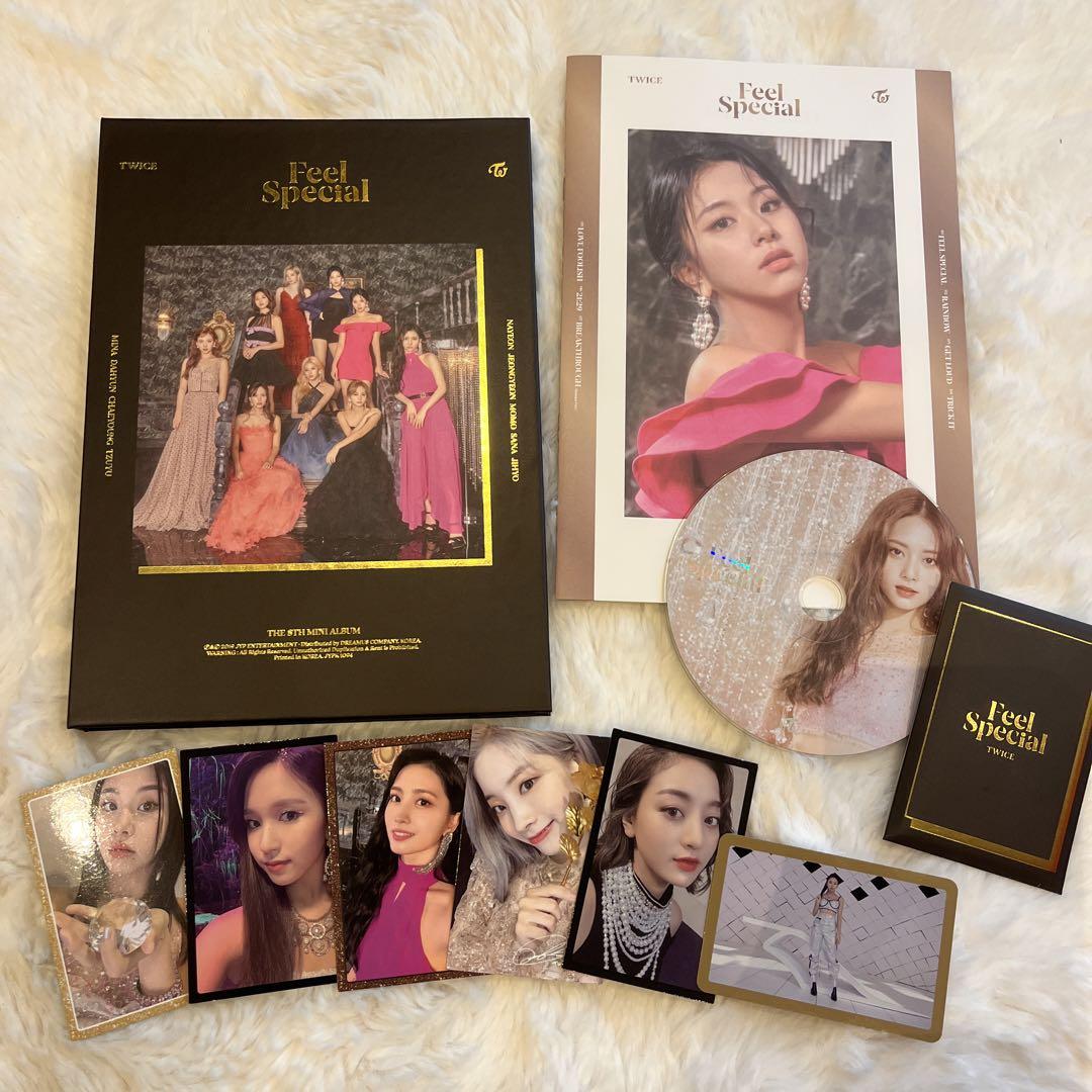 

[Б/В] Альбом TWICE Feel Special Cver Бонусна фотокартка для обміну в комплекті