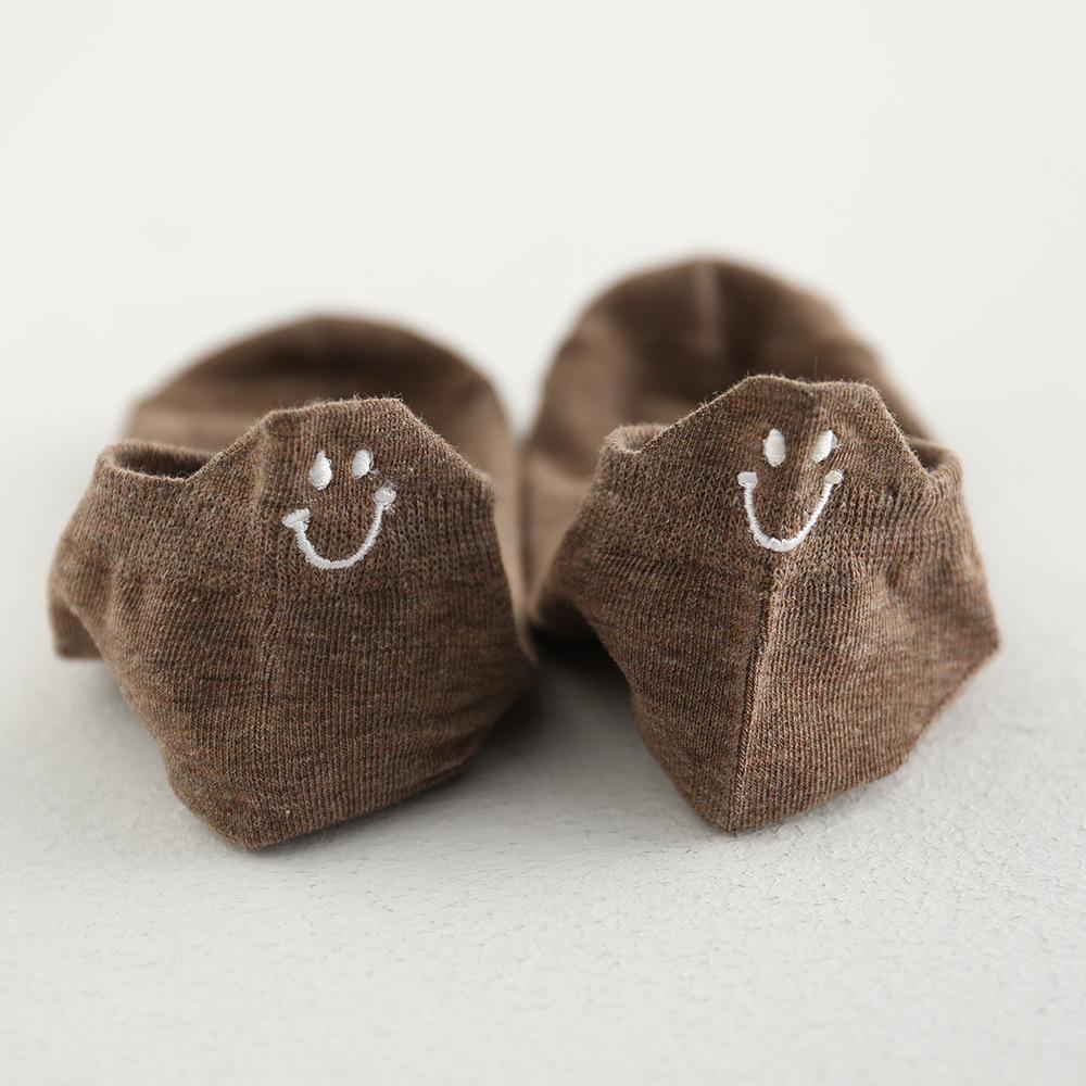 Chaussettes de cheville brodées lapin et carotte de dessin animé mignon printemps/été 2022 pour femmes