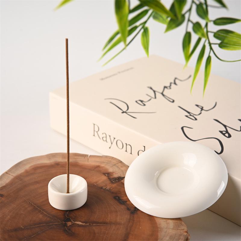 Minimalist White Geometric Ceramic Incense Holder: Portable Vertical Tray for Incense Sticks.
