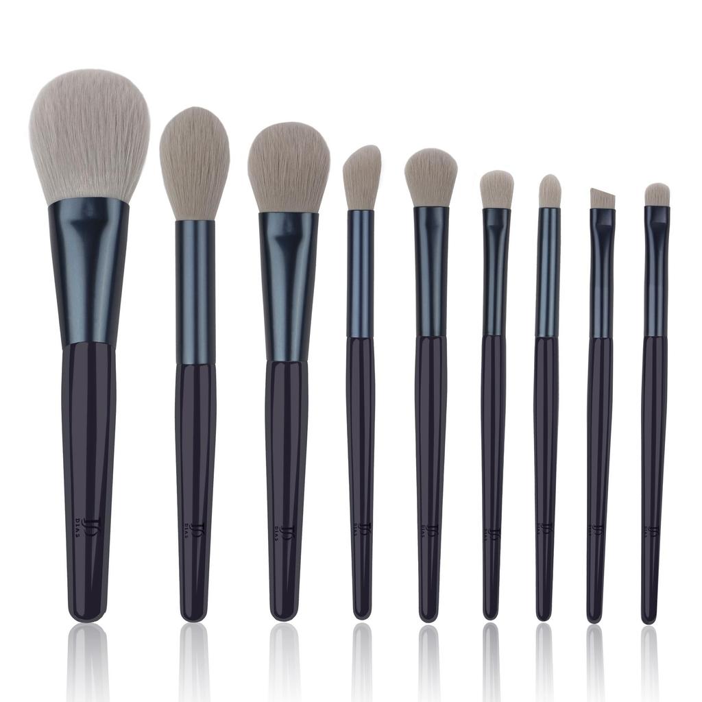 Complete Makeup Brush Set: Eyeshadow, Loose Powder, Blush, Highlighter & Concealer Tools with Soft Bristles for Beginners.
