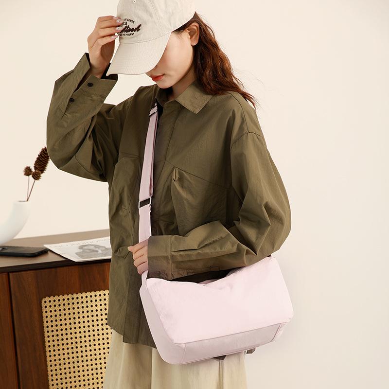 Casual Lightweight Messenger Bag Women's Large-capacity Bag Going Out Fashionable Shoulder Bag High-end Sense Hot-selling Women's Bag Tide