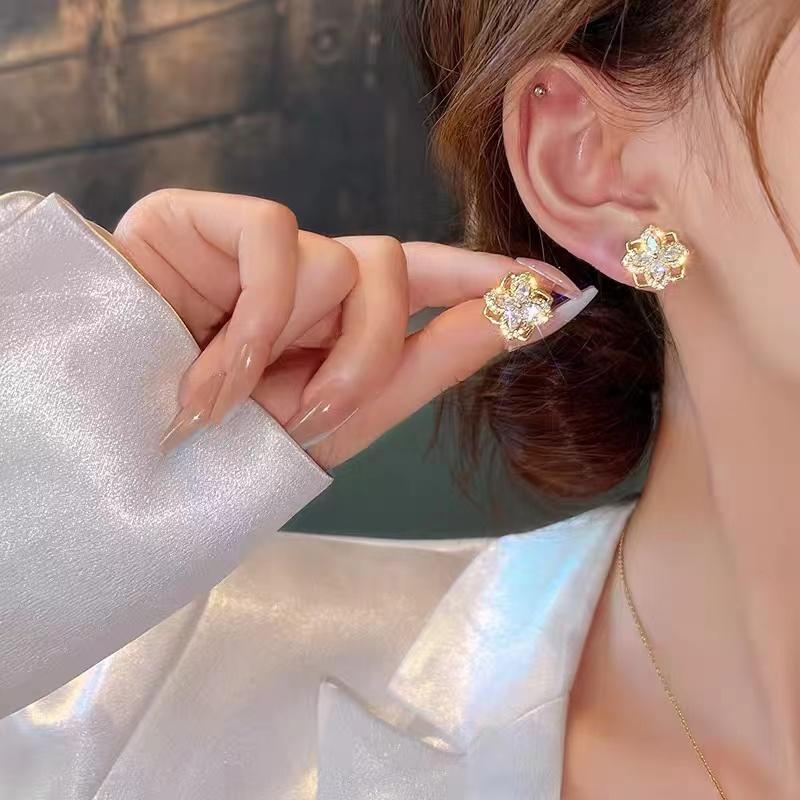 

Новая модная тенденция, ретро вращающиеся изысканные серьги-гвоздики с цветком циркона, женские ювелирные изделия, повседневный подарок для вечеринки, оптовая продажа, прямые продажи