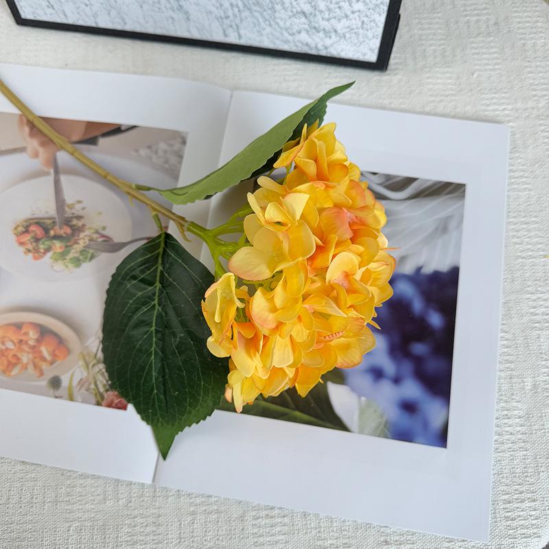Hydrangea Artificial Flower Ornament for Living Room and Dining Table Decoration
