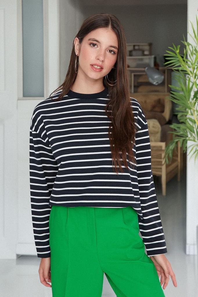 Women's Fashionable Stylish Sweatshirt Green Striped Oversize Wide Cut Crew Neck Thin Knitted Sweatshirt