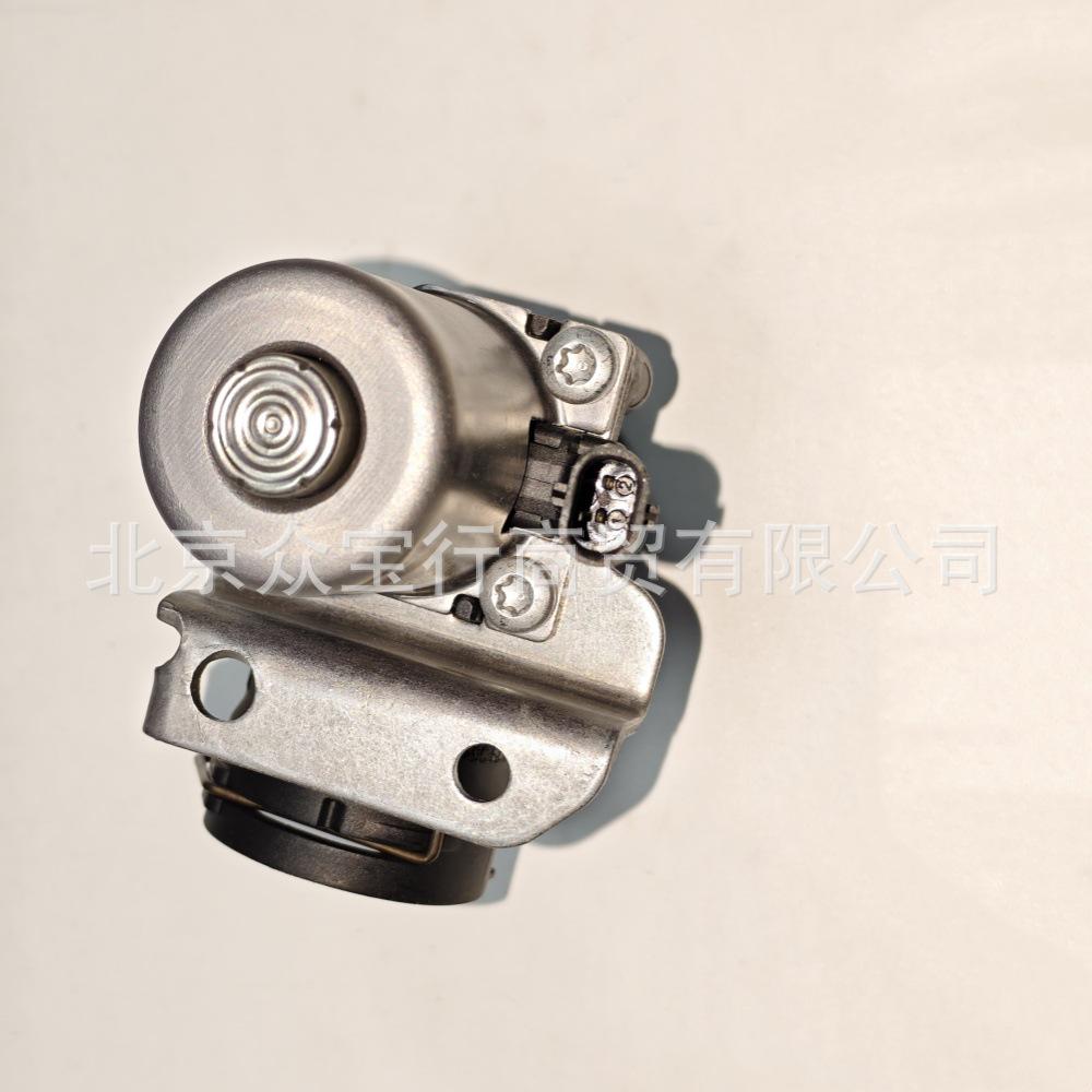The A2712030164 is compatible with the Mercedes-Benz W212/W204 air conditioning solenoid valve thermostat and heater water adapter.