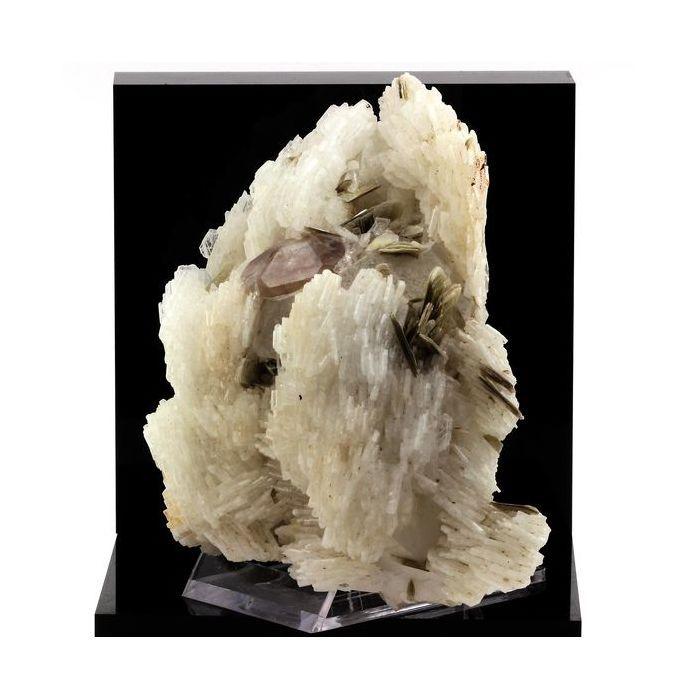 Apatite, Cleavelandite, Mica 2520.0 carats