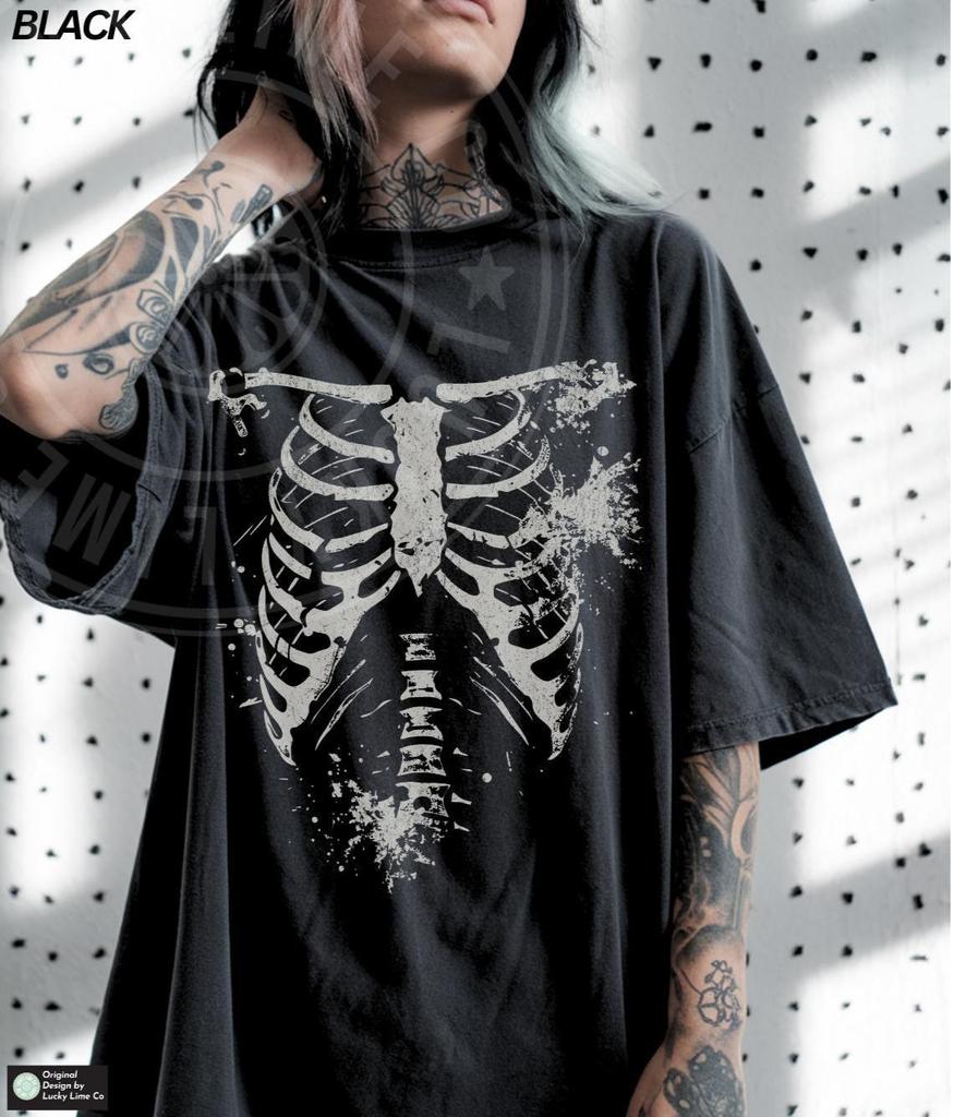 Skeleton Shirt, Halloween Shirt, Skeleton Rib Cage Shirt, Retro Vintage Halloween Tee, Halloween Costume, Skull Shirt, Fall