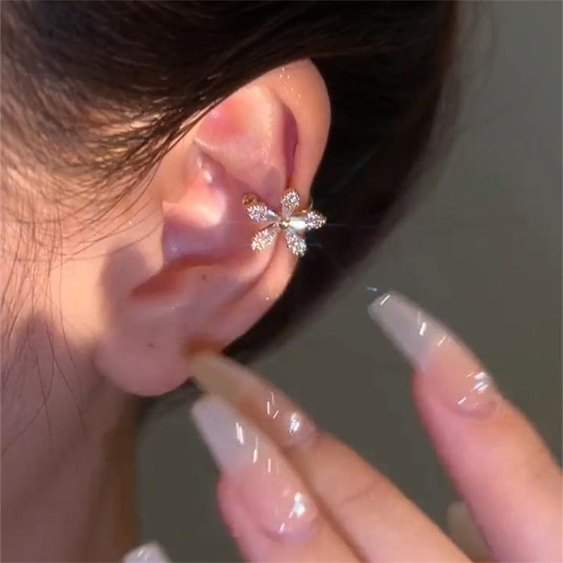 Korean Bling Crystal Flower Ear Clips Without Piercing Earrings for Women Fashion Butterfly Ear Cuff Wedding Party Jewelry