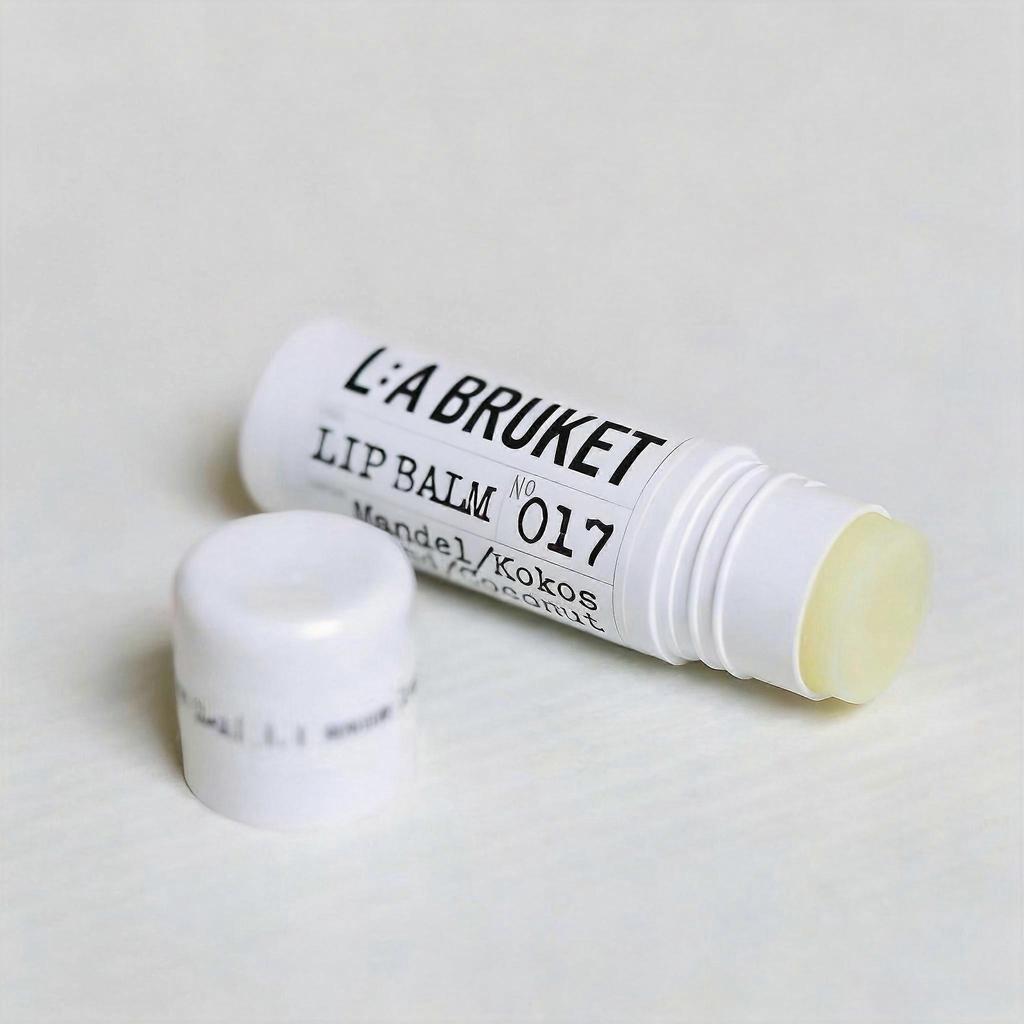 3 X LA Balsamo Labbra Naturale Biologico Mandorla, Cocco, Fiore d'Arancio e Menta 14g meno