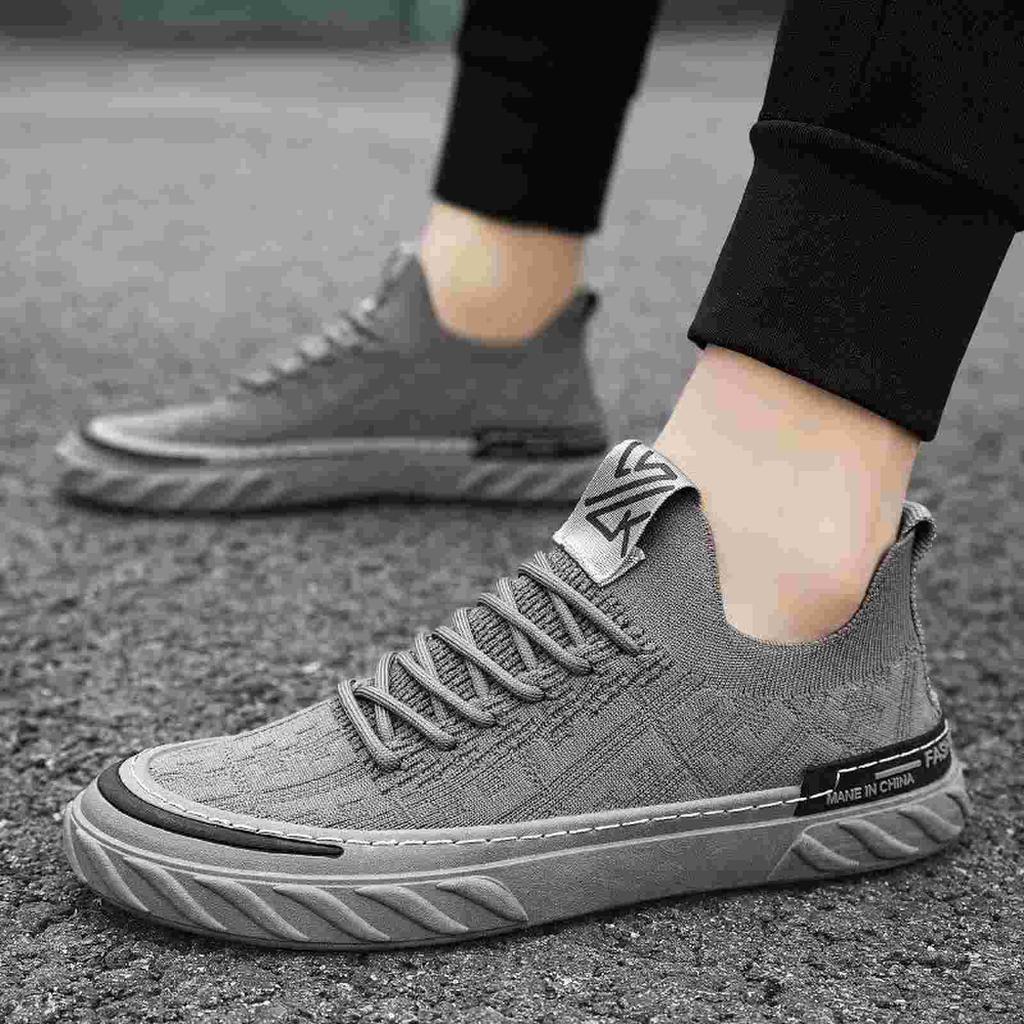 New Men's Shoes Fashion Casual Board Shoes Slip-on Lazy Shoes Comfortable Soft Bottom Men's Board Shoes plus Size Men's Shoes