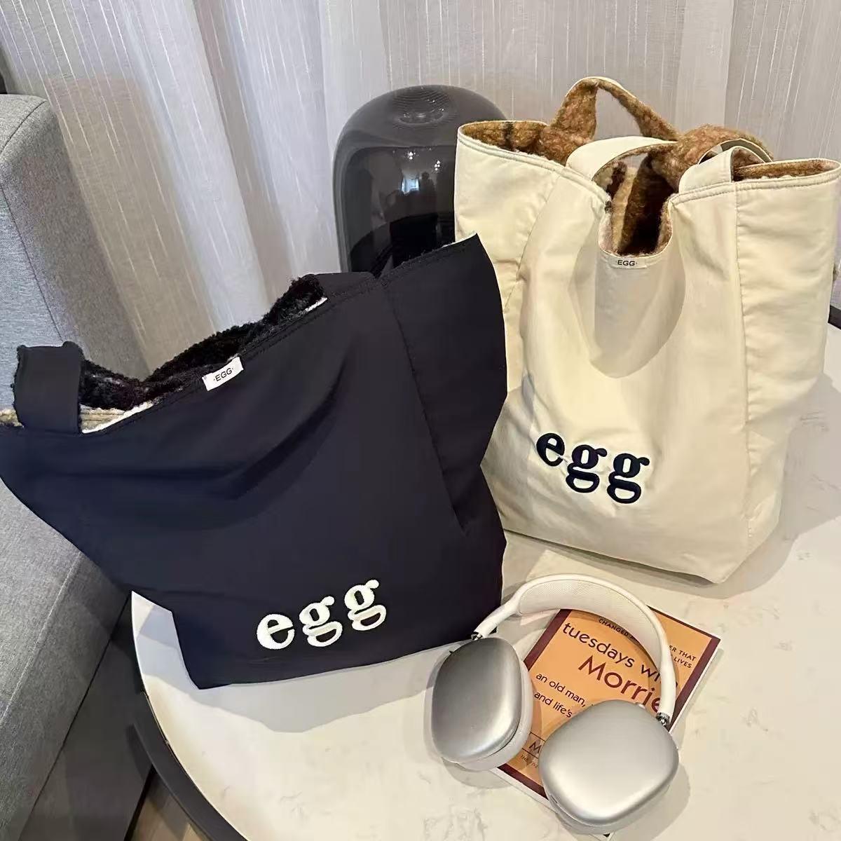 

Корейская сумка-тоут холщовая двусторонняя с вышивкой «Яйцо Дондэмун» One Size