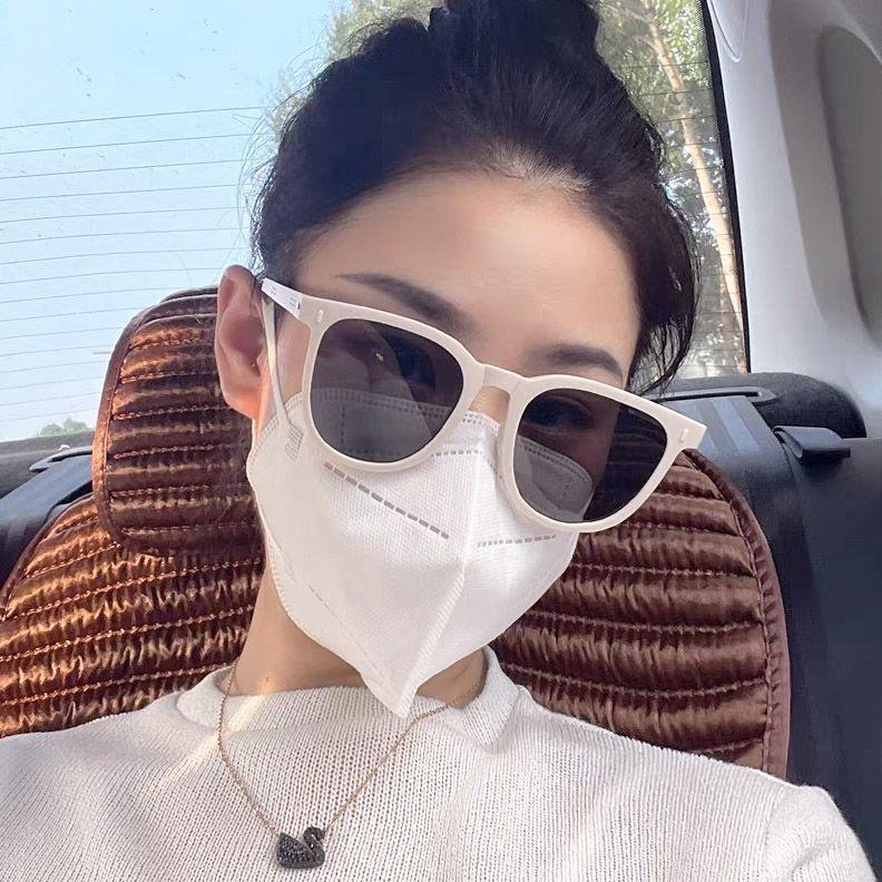 2026 New premium feel Foldable Sunglasses Portable Sunscreen UV400 Women Sunglasses Trendy Outdoor Ultra Weight Driving Glasses