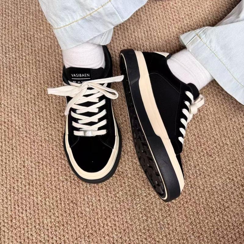Fashion 2025 New Canvas Skateboard Shoes Men Lace Up Vulcanized Canvas Shoes Mens Designer Flat Loafers Non-slip Casual Sneakers for Man