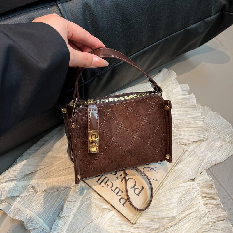Premium textured suede handbag women's autumn and winter new fashion niche underarm bag diamond bag