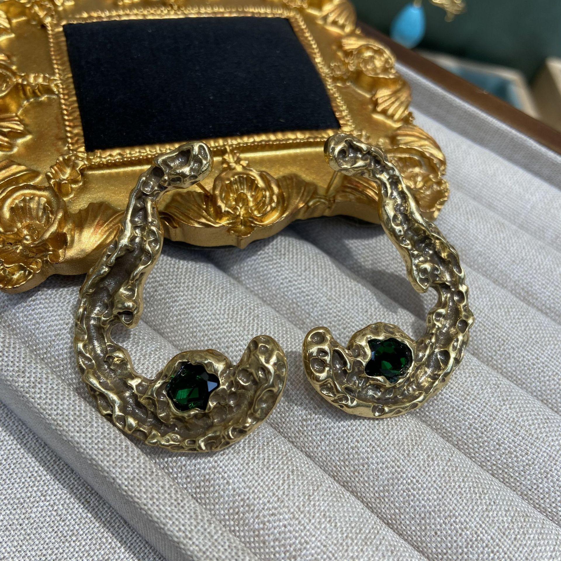 

Средневековые ретро серьги Русское золото старые серьги в форме уха текстура вулканической лавы украшения для ушей