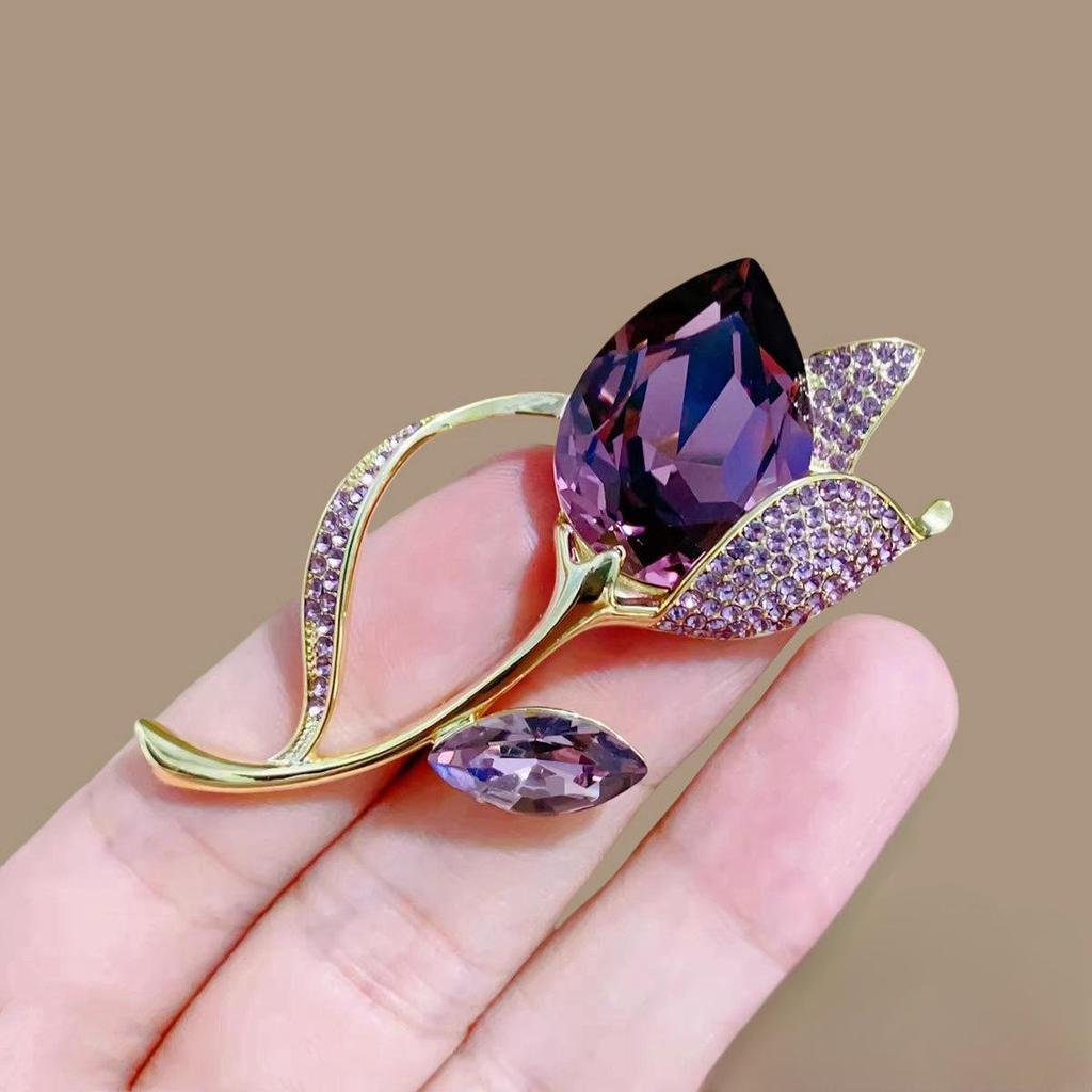 Evropská křišťálová fialová brož tulipán - Vynikající a elegantní dámská ozdobná spona na kabáty a bundy