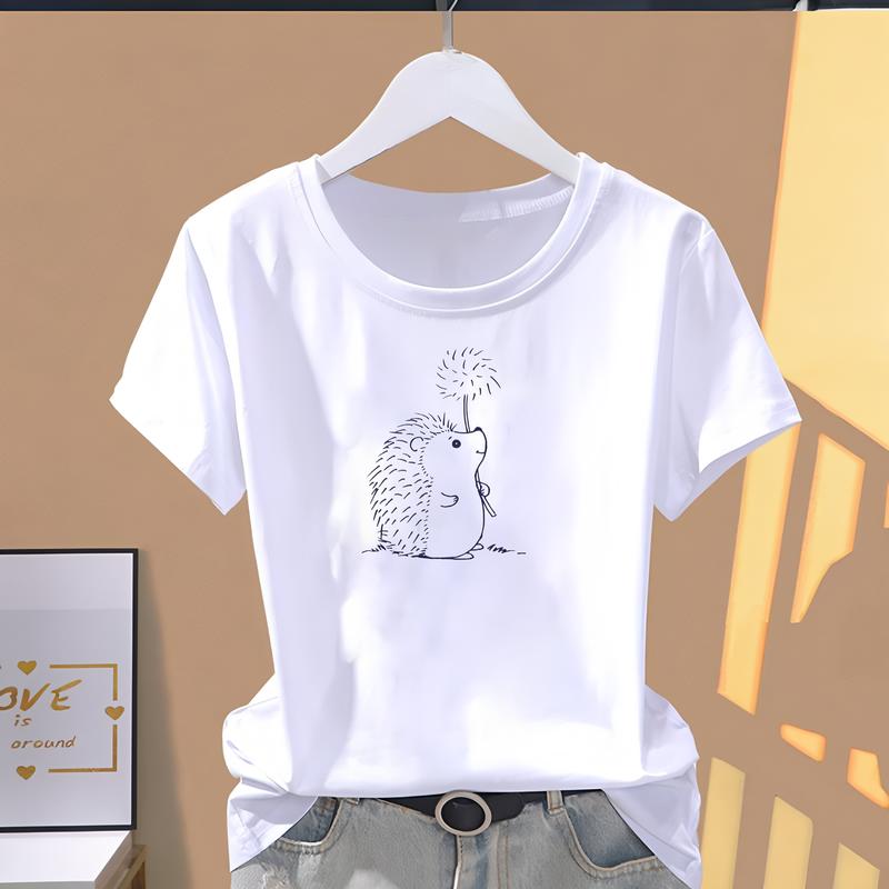 Women's daily wear T-shirt, cute and stylish summer design, short-sleeve trendy fashion top.