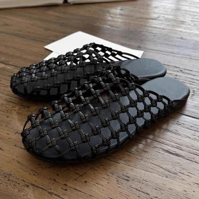 Schafsleder-Version~ Ledersandalen Damen 2025 Sommer hohl Fischernetz-Tasche Kopfschlappen Draußen tragen Französischer Urlaub flacher Boden halbe Hausschuhe