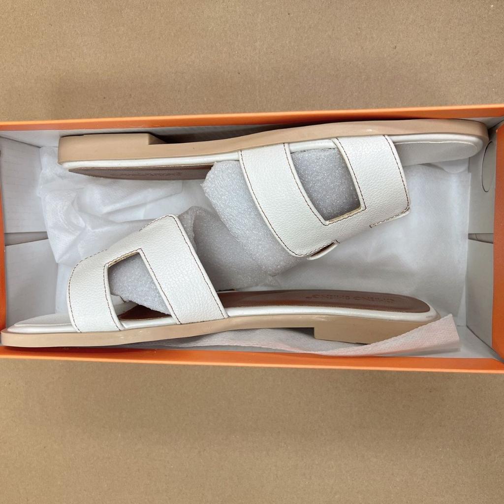 Summer Internet celebrities new Korean version of one-word slippers women wear h slippers versatile sandals flat beach shoes large size shoes