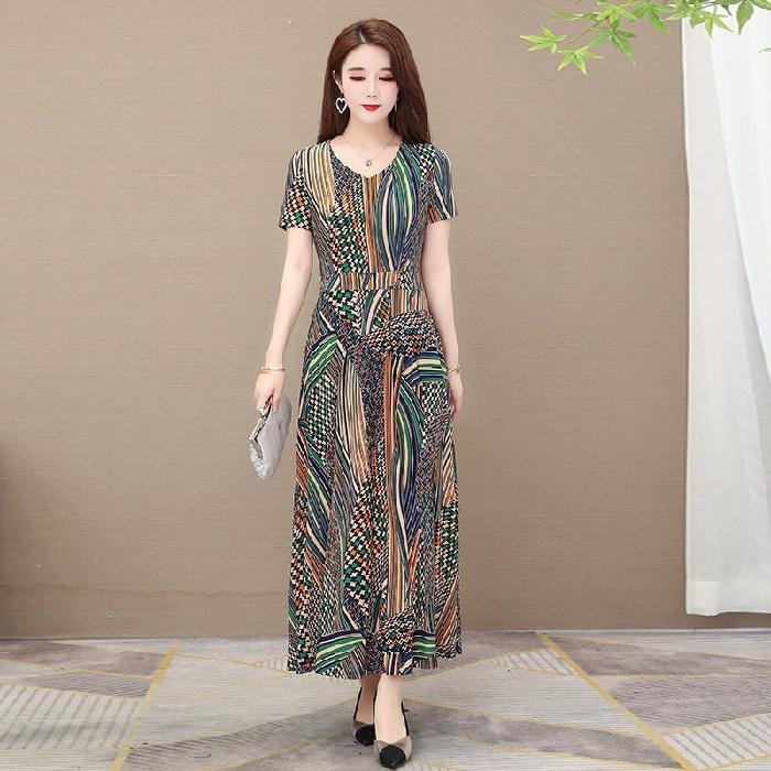 

Summer new large-size middle-aged and elderly mother dress long ice silk dress big swing skirt temperament knee-length dress 3XL зелений