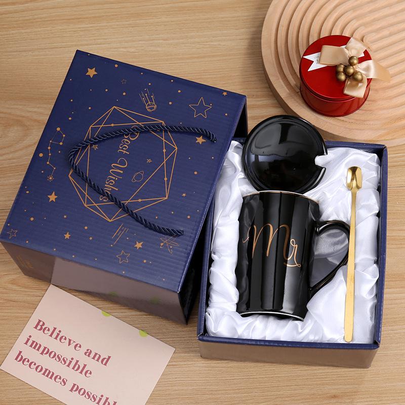 Ceramic Souvenir Black and White Mug with Lid and Spoon Couple Water Cup Household Ceramic Cup