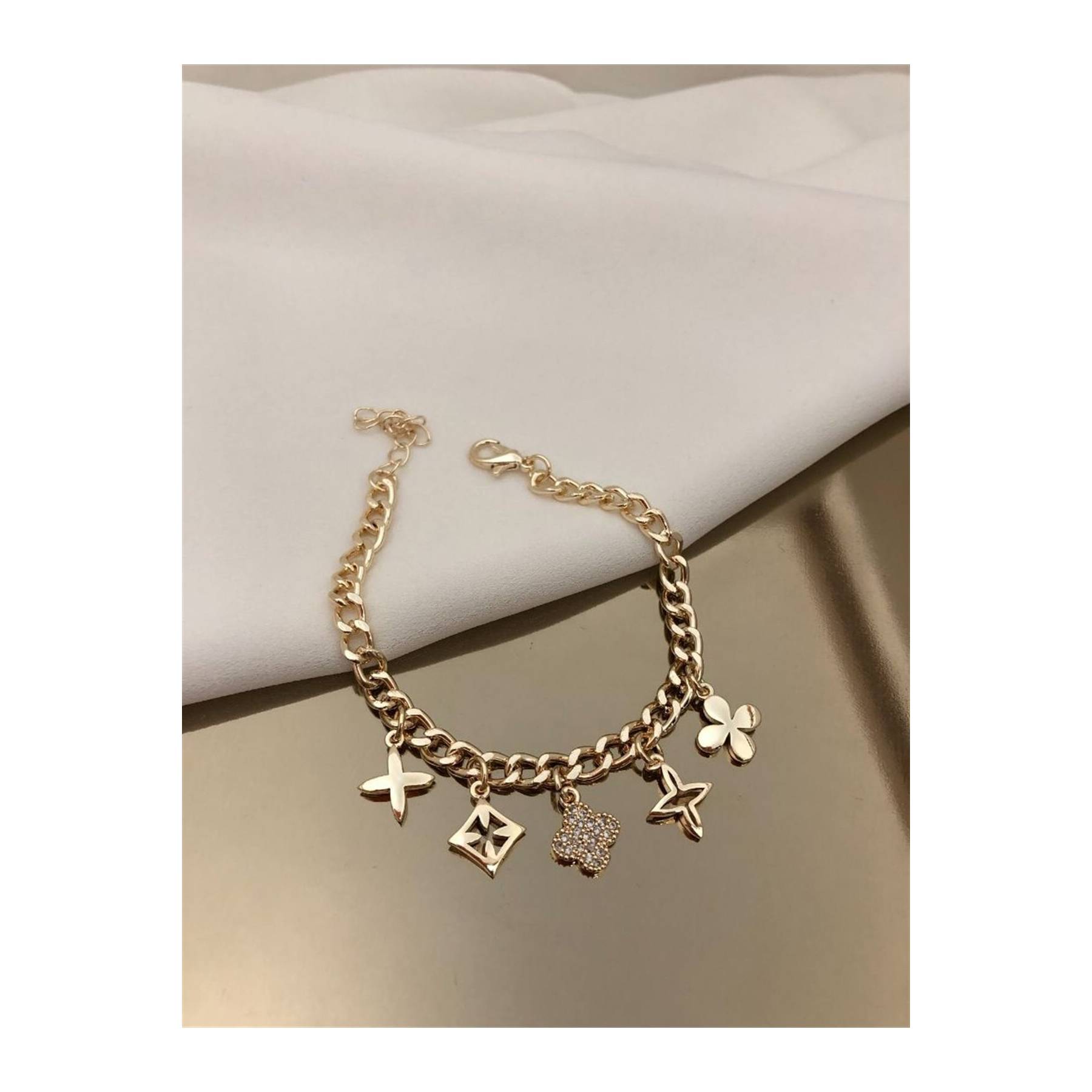 

Clover North Star Flower Figured Charm Bracelet