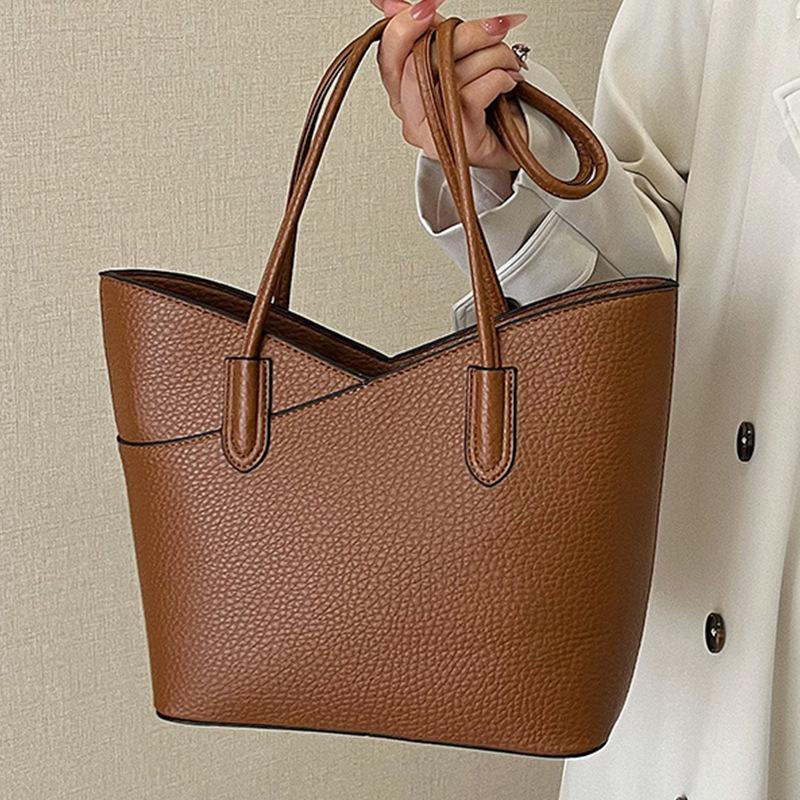 Large-capacity Tote Bag - A High-end Style Backpack Suitable for School or Commuting, with A Single Shoulder Strap.