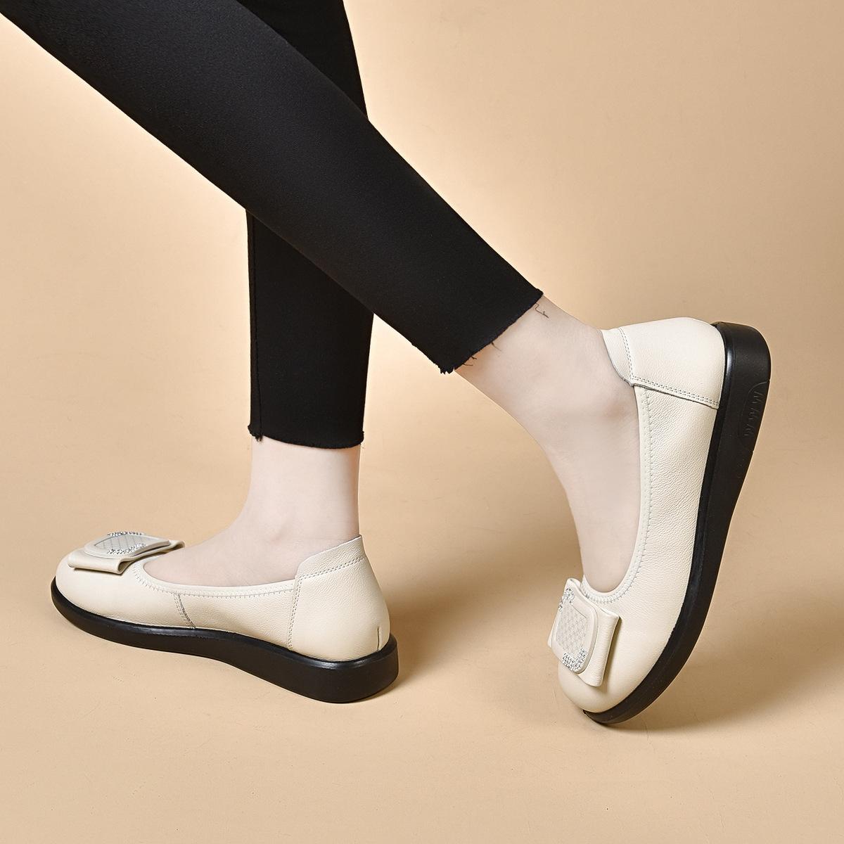 

Женские туфли-лодочки с круглым носком, весенне-летние, с круглой пряжкой, с мелким вырезом, на плоской подошве, удобные, из коровьей кожи 40 бежевый