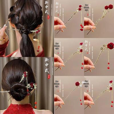 Elegante Fermaglio per Capelli con Nappa a Rosa Rossa - Accessorio per Capelli a Forma di U per Donna, Perfetto per Acconciature Raccolte e Abiti Tradizionali.