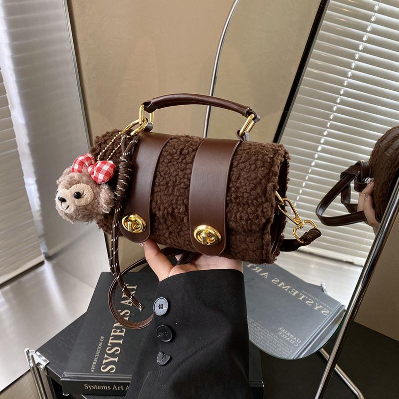 Winter Plush Hand Pillow Bag Women's New Versatile Messenger Bag Commuter Retro Shoulder Bag