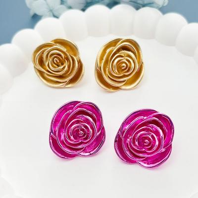 SIMJOO Antikgoldene Rosenohrringe für Damen Französischer Leichter Luxus Dreidimensionale Kamelien-Ohrringe Europäische Retro-Blumenohrringe
