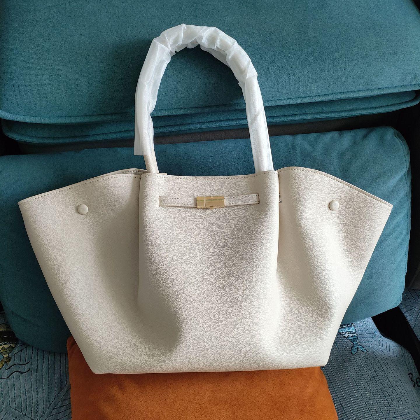 

2025 Trendy Large Capacity Tote Bag with Lychee Pattern – European & American Style Small 45*27*7 білий