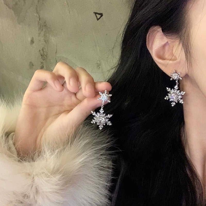 1Pair Shiny Snowflake Earrings For Women Unique Imitation Pearl Long Chain Rhinestone Retro Pendant Earrings Fashionable Jewelry