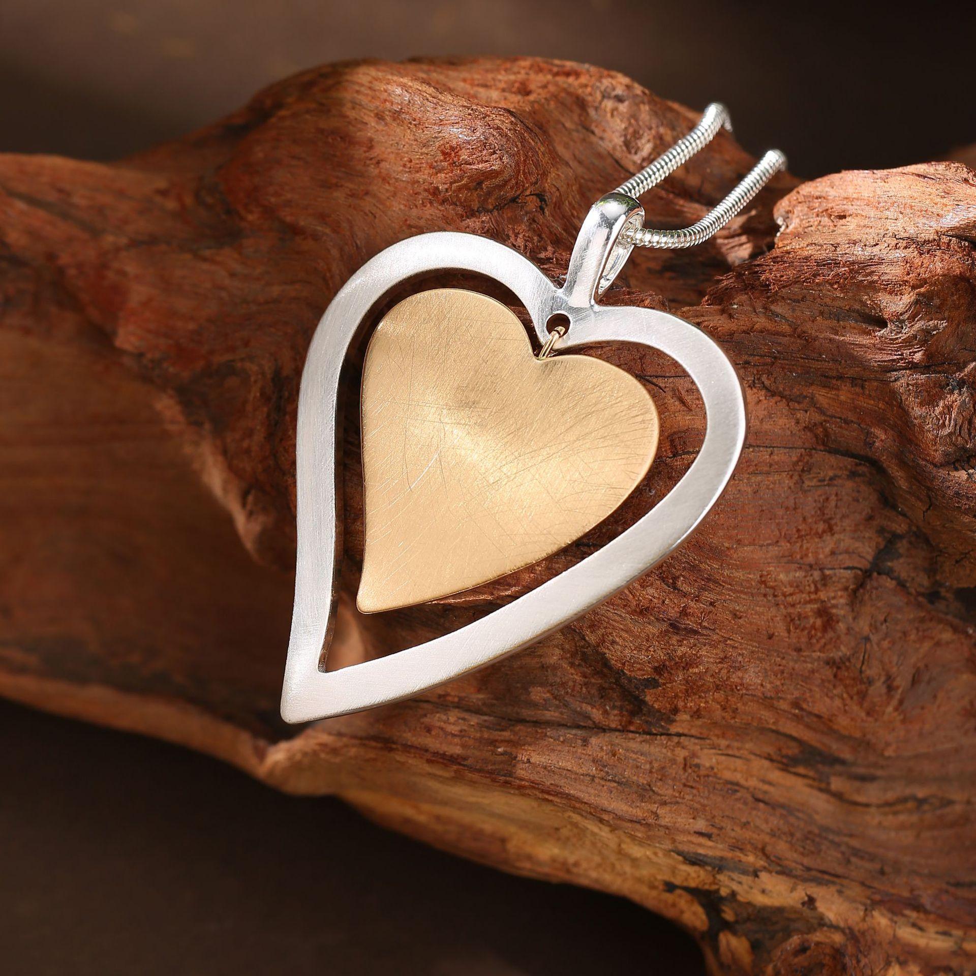 

Новый полый матовый кулон в виде сердца, женское индивидуальное универсальное сердцевидное матовое длинное ожерелье ручной работы