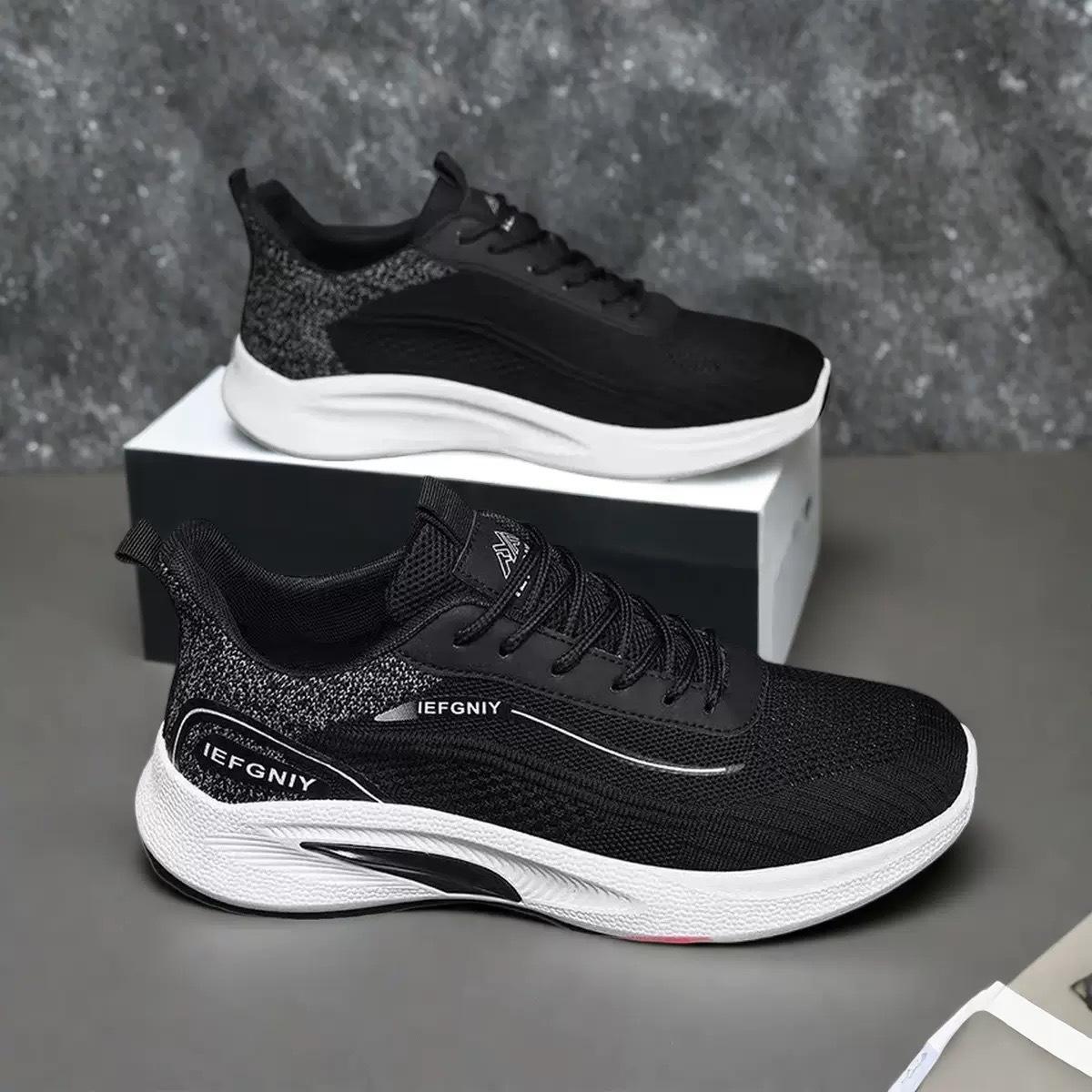 Men s shoes new autumn mesh breathable running shoes men s casual deodorant lightweight black sneakers 39