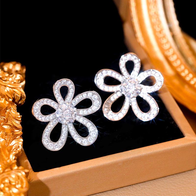 2023 Trendy Elegant S925 Sterling Silver Floral Hollow Stud Earrings