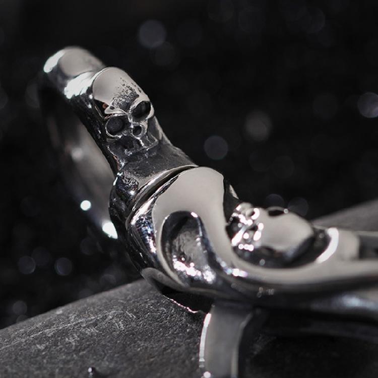 Stainless Steel Skull Keyring Gothic Jewelry Accessory for Men Keychain Unique Design Nice Gift for Birthday Christmas