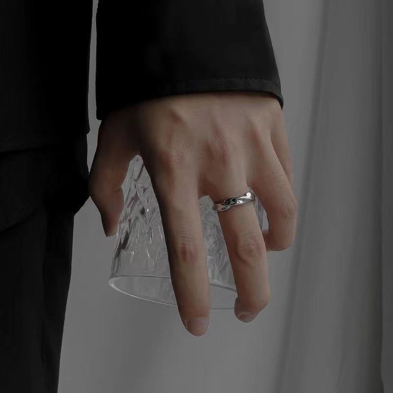 Classic Simple Mobius Couple Rings for Women Men Personality Silver Color Stainless Steel Finger Party Jewelry Gift Colorfast