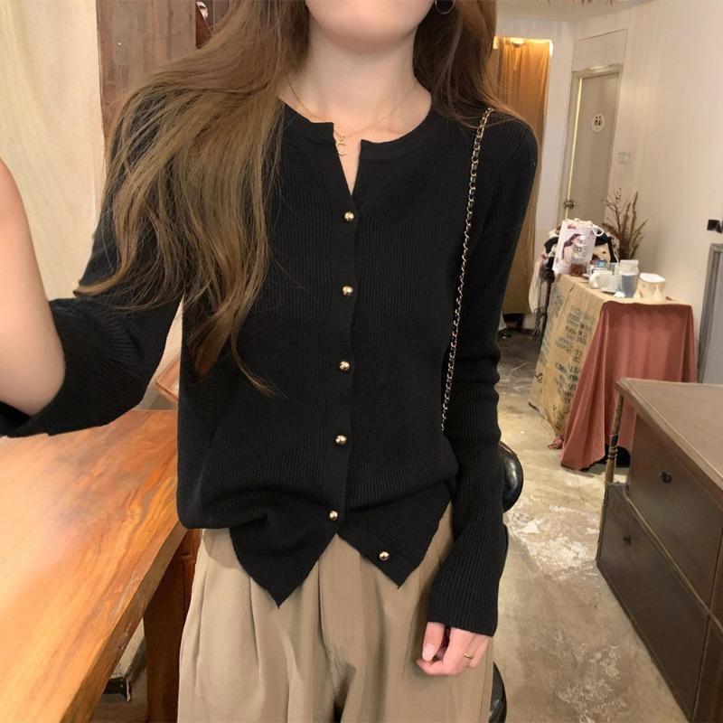 Chic Metal Single-breasted Knitted Cardigan Jacket Women's Clothing Autumn and Winter High-end Wear with White Long-sleeved Sweater